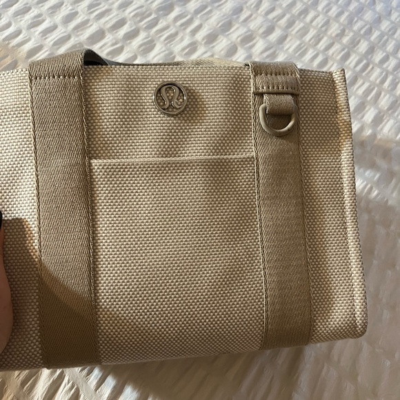 Lululemon mini two tone canvas bag - Picture 2 of 3